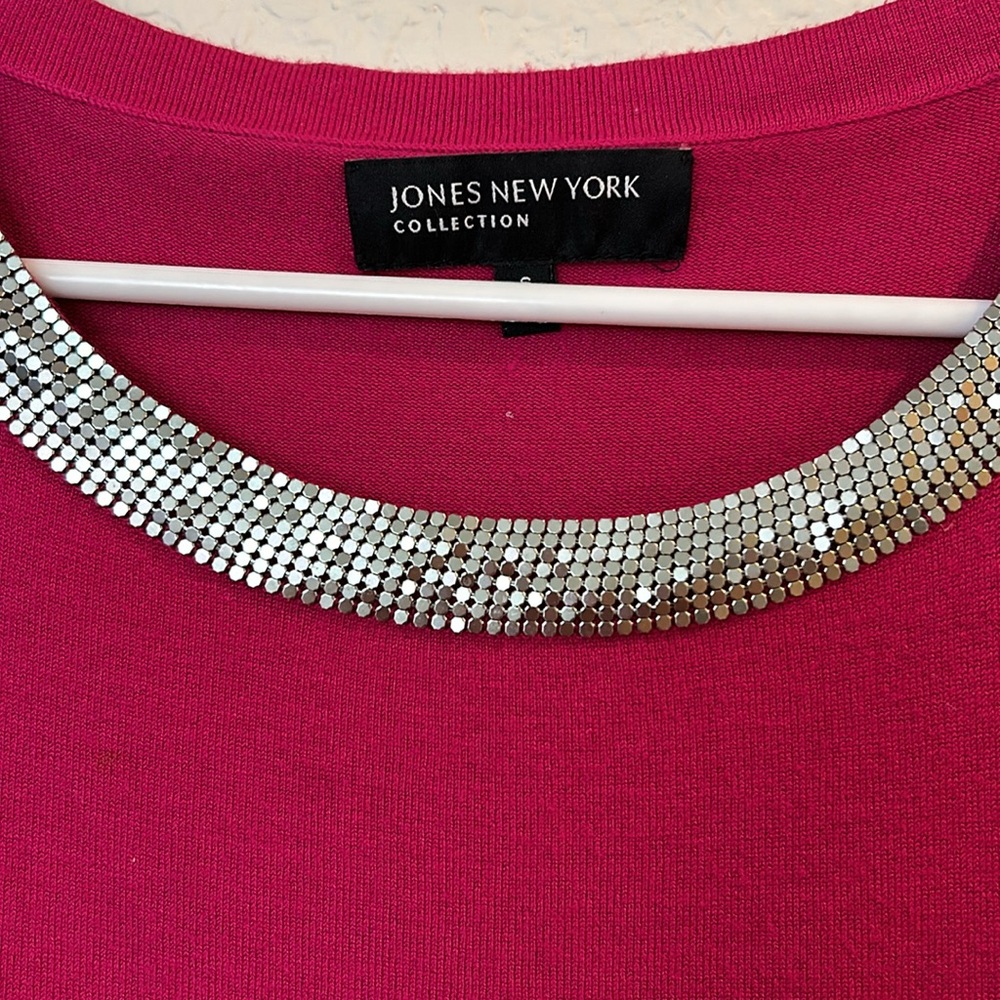 Fuscia blouse with collar detail - Picture 2 of 3